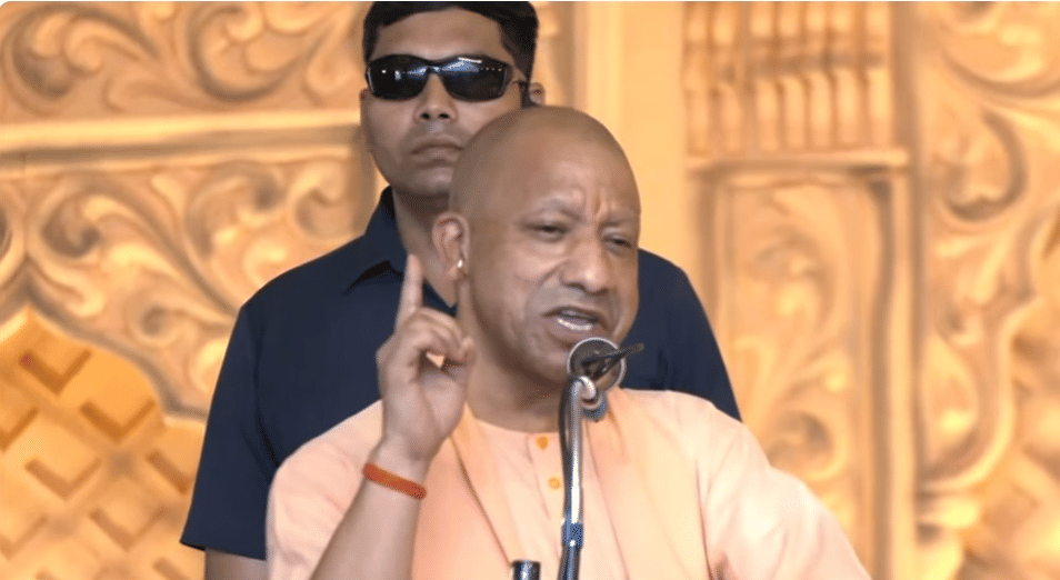 Lucknow: CM Yogi Adityanath in Jagadguru Rambhadracharya Ram Katha Karyakram.