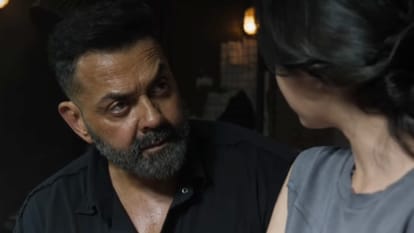 Alpha Day 3 Box Office Collection: Alia Bhatt Sharvari Wagh Bobby Deol Anil Kapoor Movie Sunday Latest Earning