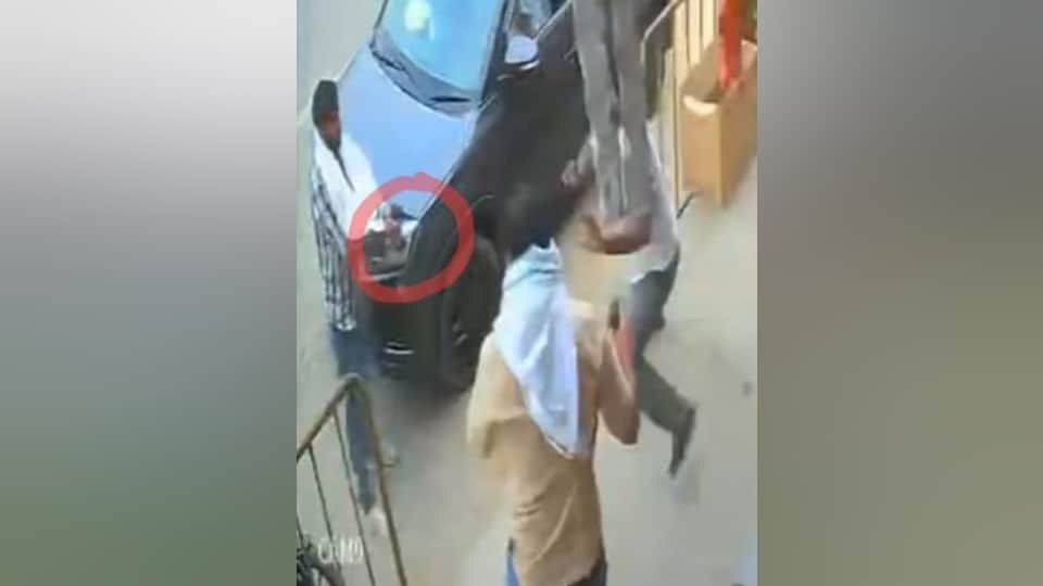 Double murder in UP in 25 seconds Constant threats no police protection emboldened the history-sheeter