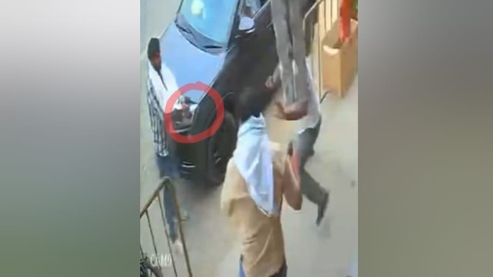 Double murder in UP in 25 seconds Constant threats no police protection emboldened the history-sheeter