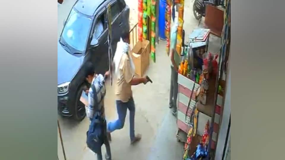 Baghpat Double Murder Case Businessman and Son Murdered in Baraut Suspect Dies After Public Assault