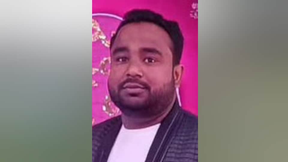 Double murder in UP Vikas had clashed with miscreants to save his father life he had got married in February