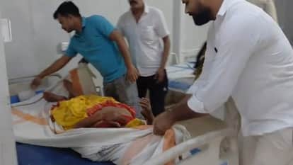 Patients-groaning-bedsheets-referred-Patna-wrapped-bedsheets-without-stretchers