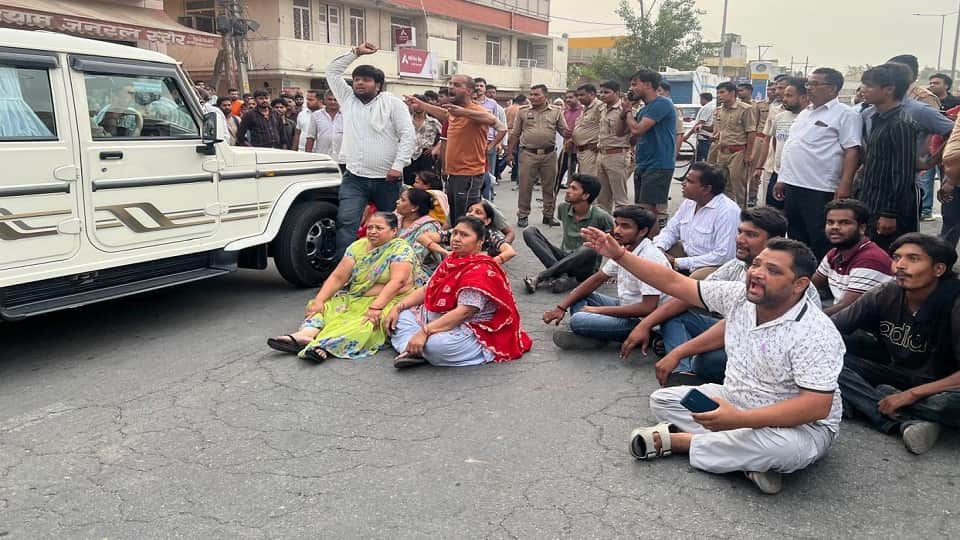 Massacre in Baghpat: Markets shut in protest against double murder, demand for an encounter
