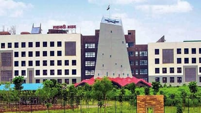 Cg Transfer News:वन विभाग में बड़ा बदलाव, चार सीनियर Ifs ऑफिसर्स को मिली ये जिम्मेदारी - Cg Forest Department Transfer News: Four Senior Ifs Officers Assigned These Responsibilitis - Amar Ujala Hindi