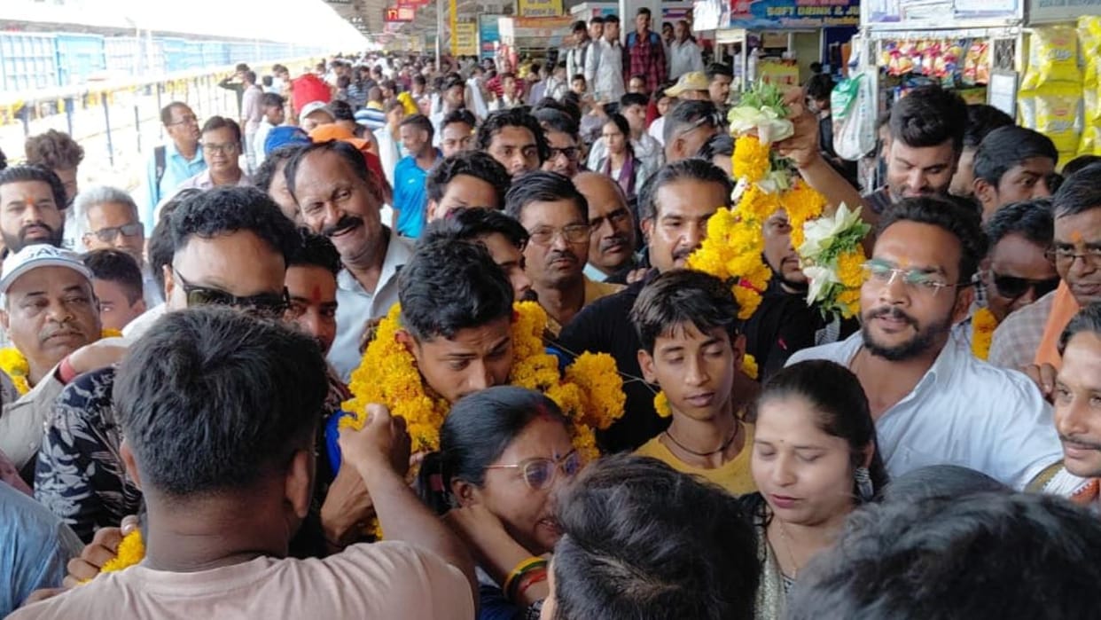 Jhansi: Hockey Asia Cup winner Ketan welcomed