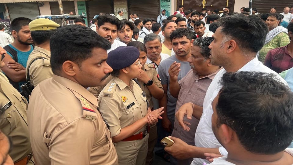 Massacre in Baghpat: Markets shut in protest against double murder, demand for an encounter