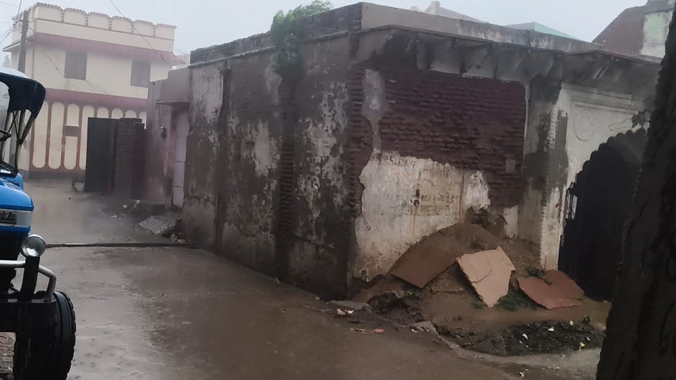 Storm Havoc in Mathura: Tents Torn Apart, Trees Uprooted and Power Supply Disrupted