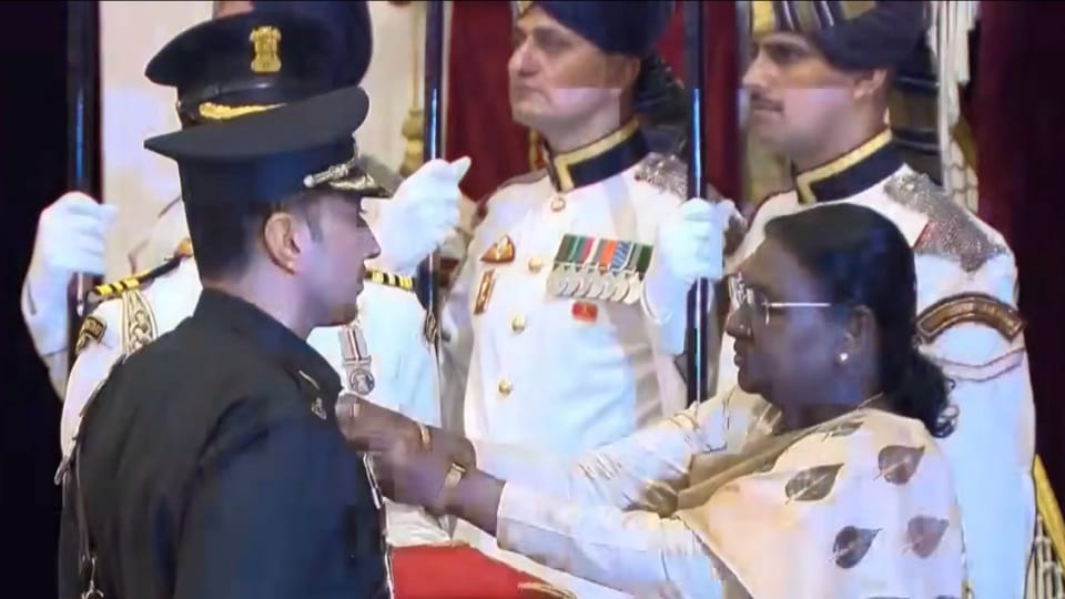 Mohali Major Arshdeep Singh Gill awarded Kirti Chakra honoured by President in New Delhi