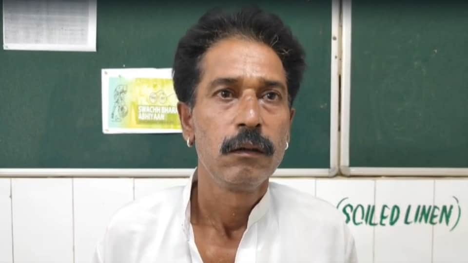 जानकारी देते परिजन