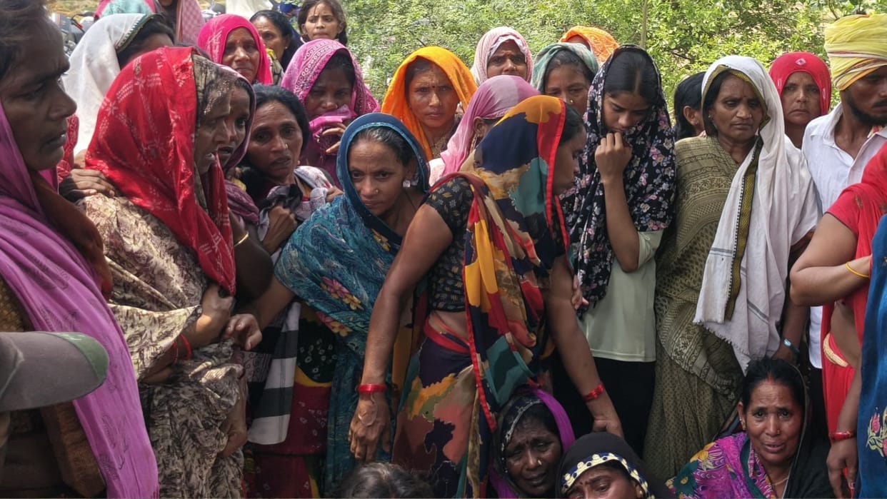 Twin brothers cremated on same pyre Death by drowning in ghazipur