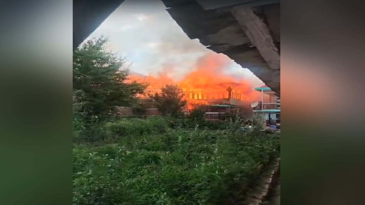 Rampaging fire in Shirguli village of Ghodna Panchayat; two houses with over 20 rooms gutted.