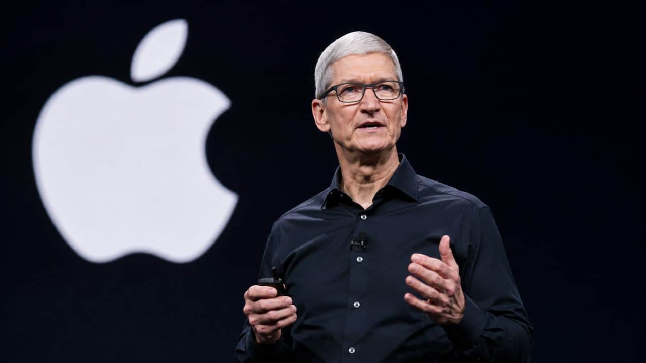 story of tim cook 28 years journey at apple four trillion dollar market cap hindi