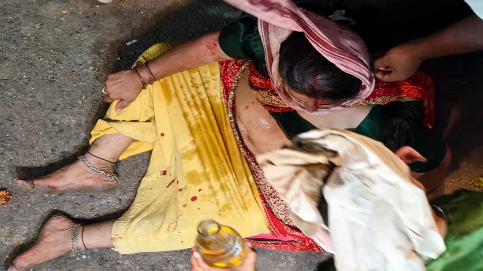 Balcony Collapses Near Banke Bihari Temple in Vrindavan nine Devotees Injured