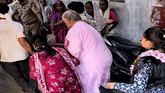 Storm Alert Loud Blast-Like Crash Near Banke Bihari Temple Left Devotees in Panic