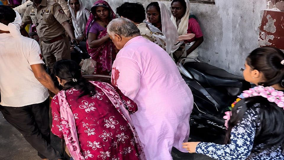 Storm Alert Loud Blast-Like Crash Near Banke Bihari Temple Left Devotees in Panic