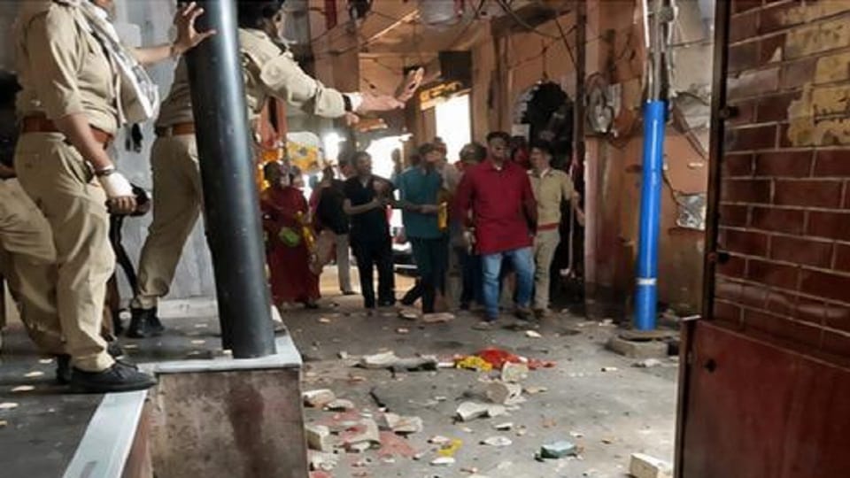 Storm Alert Loud Blast-Like Crash Near Banke Bihari Temple Left Devotees in Panic