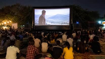 Watch Hindi movies free under open sky at Gandhi Maidan Patna Bihar News Entertainment news