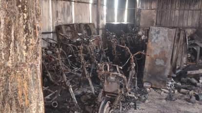 Jhansi: Massive fire breaks out at Bangra Crossing; police outpost and several shops engulfed