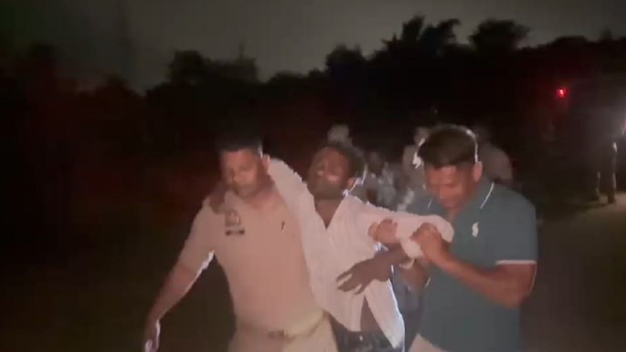 Police arrested two accused in an encounter in Shahjahanpur