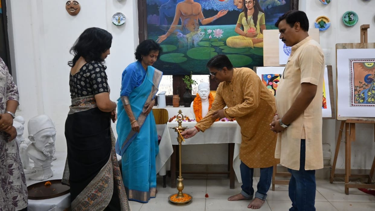 Students will be able to view artworks at art exhibition held at BHU until tomorrow in varanasi