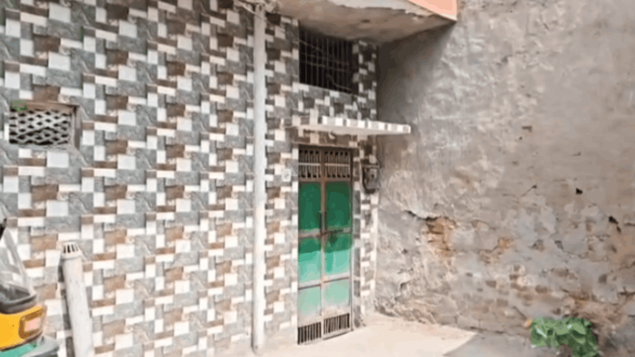 Body of young man found under suspicious circumstances in a Faridabad home