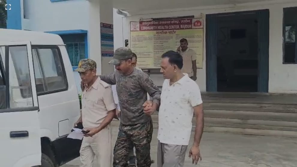 banka rajoun sand mafia attack on mining department team illegal sand mining rampur ghat