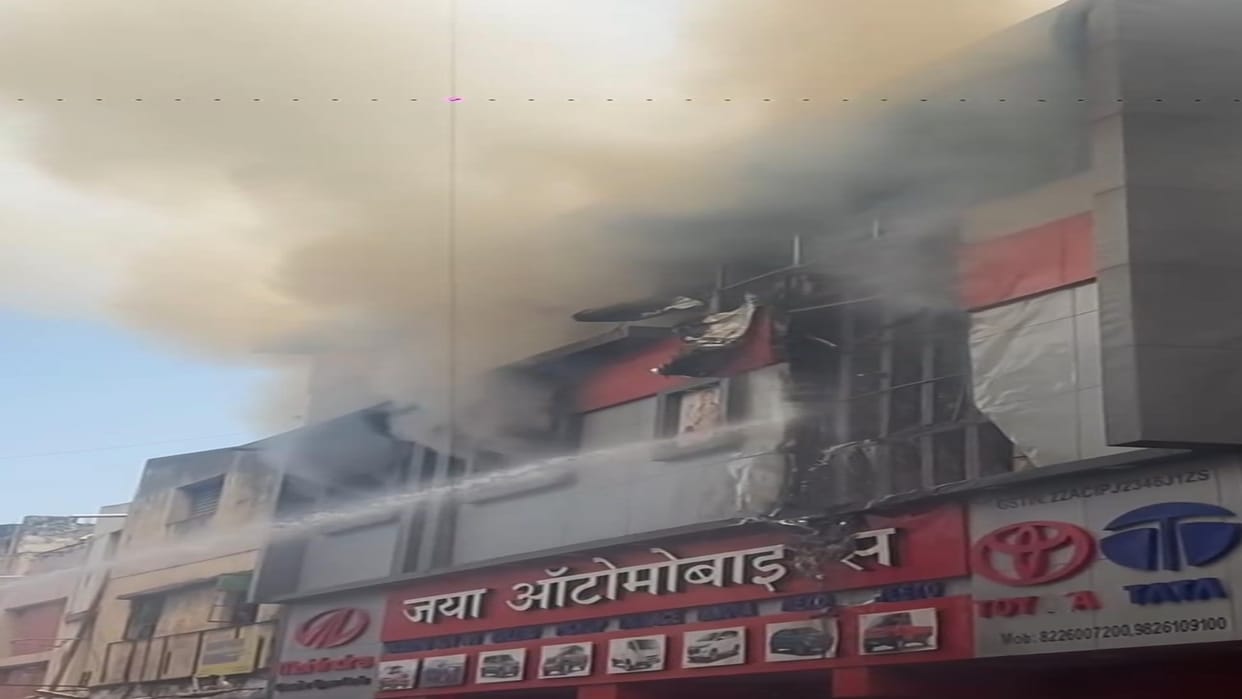 A massive fire broke out in an automobile shop on MG Road in Raipur, with several fire engines rushed to spot