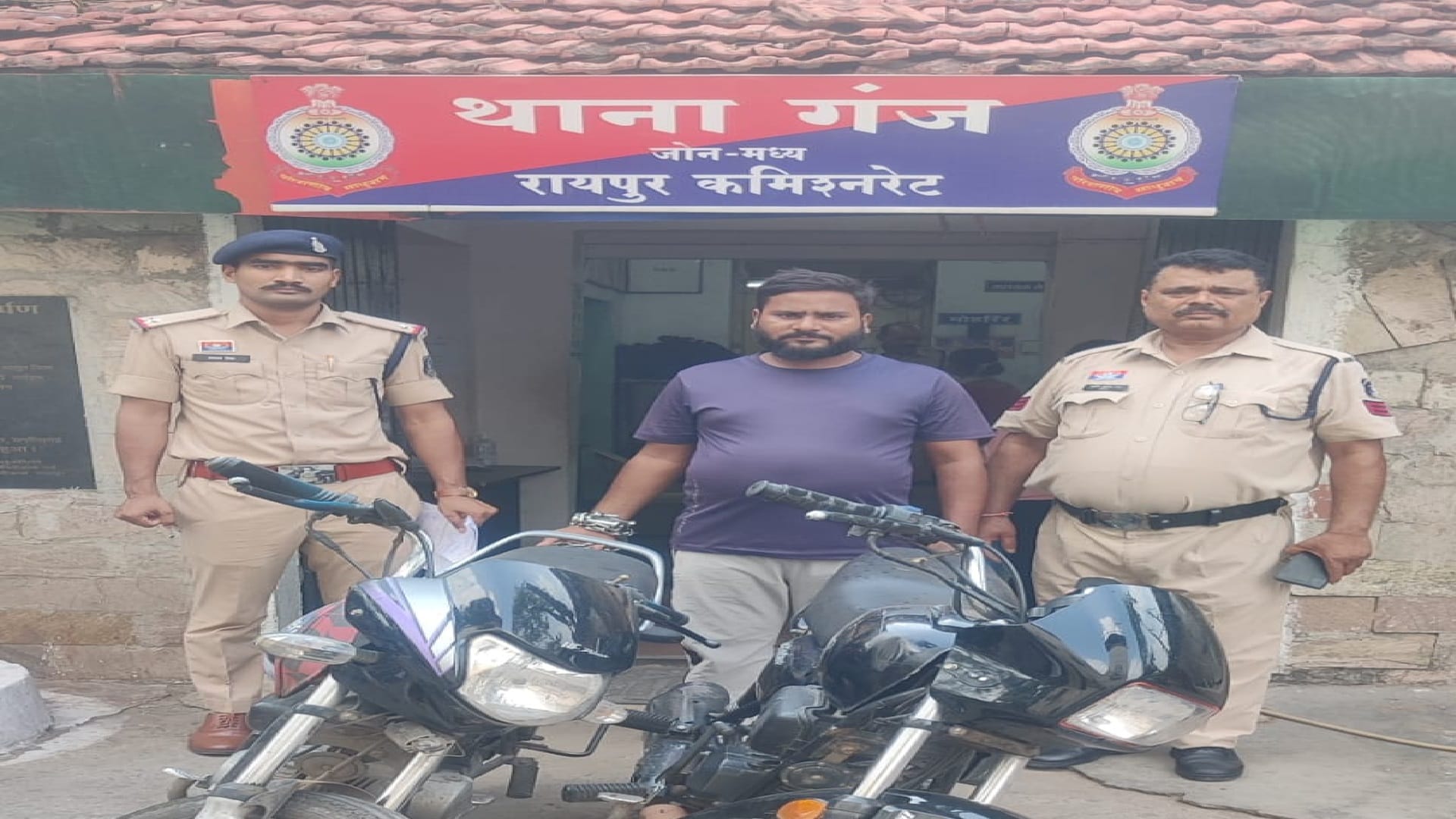 पुलिस के गिरफ्त में आरोपी