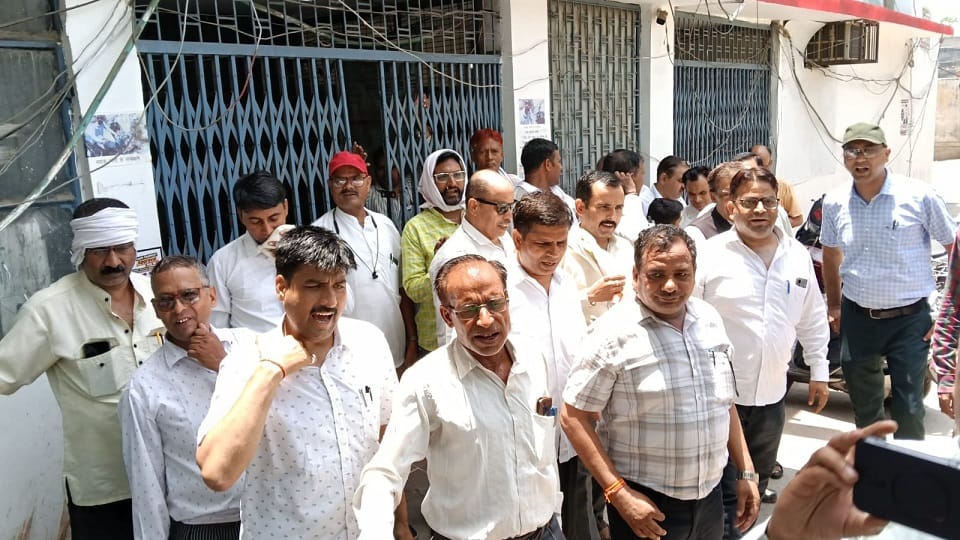 koil lawyers protest against e-registry system