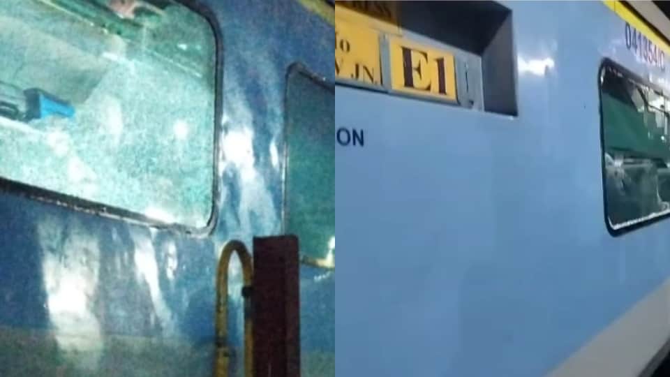 Lucknow-Delhi Shatabdi Express pelted with stones Sangh chief Mohan Bhagwat on board train