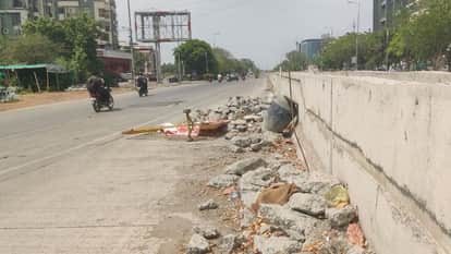 Indore News construction material on BRTS corridor road pose accident risk