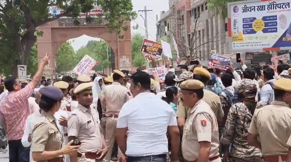 Uproar in Bikaner ahead of Khinvsar visit: Police action against Youth Congress protest news in hindi