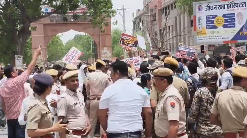 जमकर हुआ हंगामा
