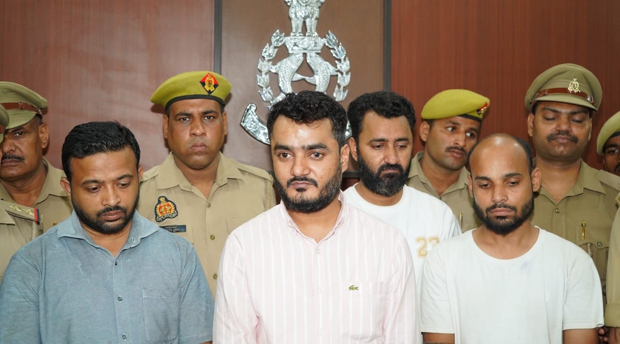 Kanpur Fake Marksheet Case Polices Secret Parcel Operation fraudsters nabbed before courier arrived