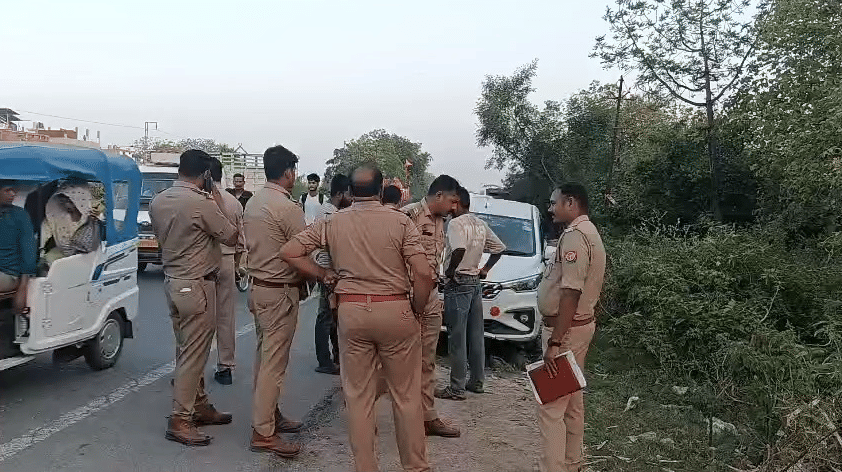 Miscreants opened fire after overtaking an Ertiga car on the Sitapur Highway and fled after snatching a woman