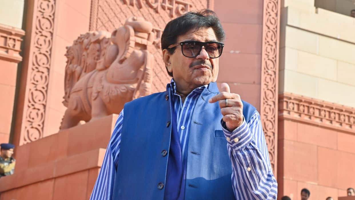 Bihar Shatrughan Sinha Hails Prashant Kishor Victory as Ray of Hope Amid Political Darkness