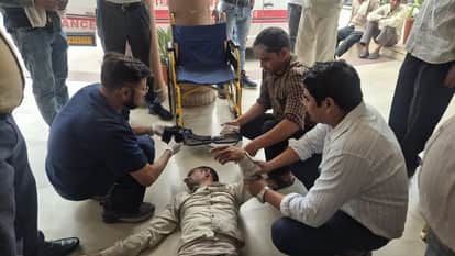 Complainant fainted at Aligarh DM office