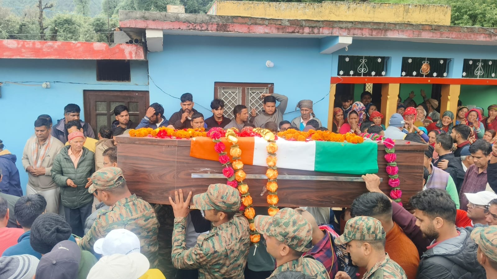 Uttarakhand Martyred Agniveer soldier Rohit Singh Funeral in tehri family and People Crying