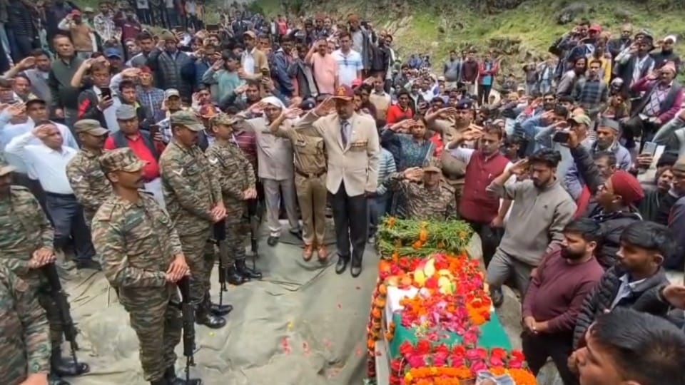 Uttarakhand Martyred Agniveer soldier Rohit Singh Funeral in tehri family and People Crying