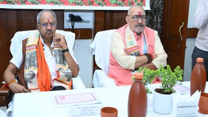 Raipur: Entrepreneurs to earn an annual income of up to ₹5 lakh; Giriraj Singh directs officials to formulate