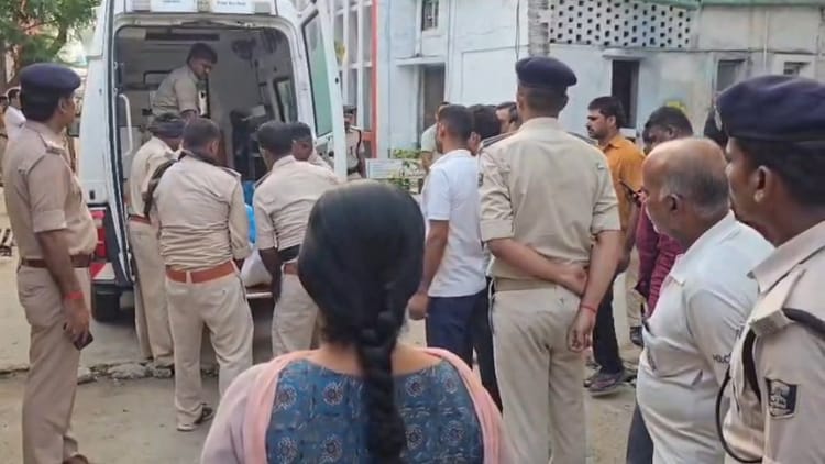 Bihar News : बिहार में भीषण सड़क हादसा, पटना से ट्रेनिंग कर लौट रहे तीन थाना प्रभारियों समेत चार की मौत