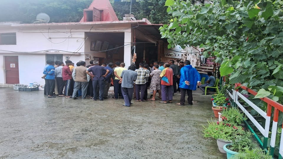 Body of Gupteshwar Temple Mahant found hanging from a noose