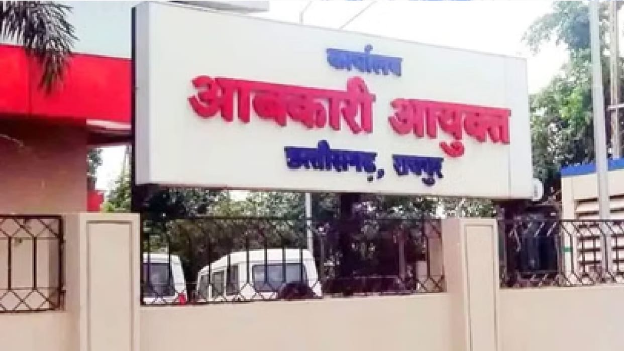 Excise department takes major action against overrating in liquor shops suspends 4 issues notice to 8 officers
