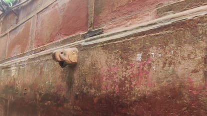 Banke Bihari Temple Stones Were ‘Suffocating’ Under Polymer Coating, ASI Begins Scientific Restoration