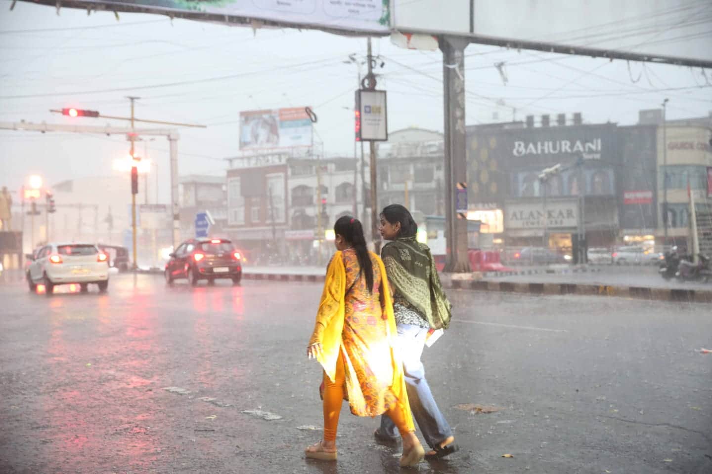 मानसून की दस्तक से पहले तैयारियां तेज।