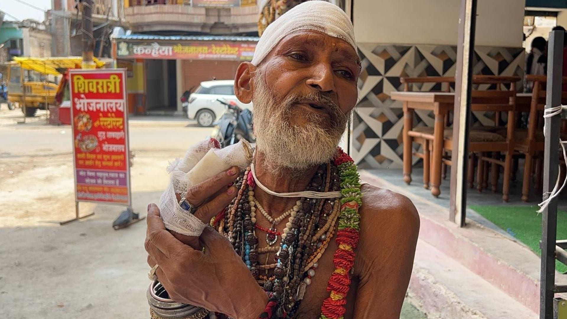मारपीट से घायल साधु