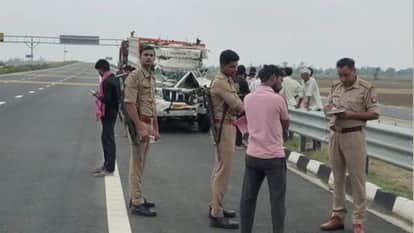 Accident on Ganga Expressway in Badaun Many killed after being hit by an unknown vehicle