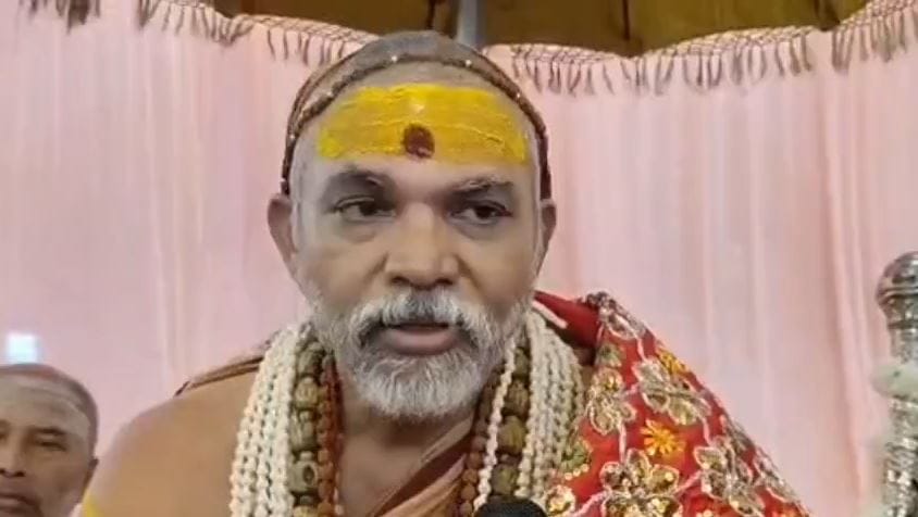 Your Vote Can Make You a Cow Protector or a Cow Killer: Shankaracharya’s Remark in Govardhan
