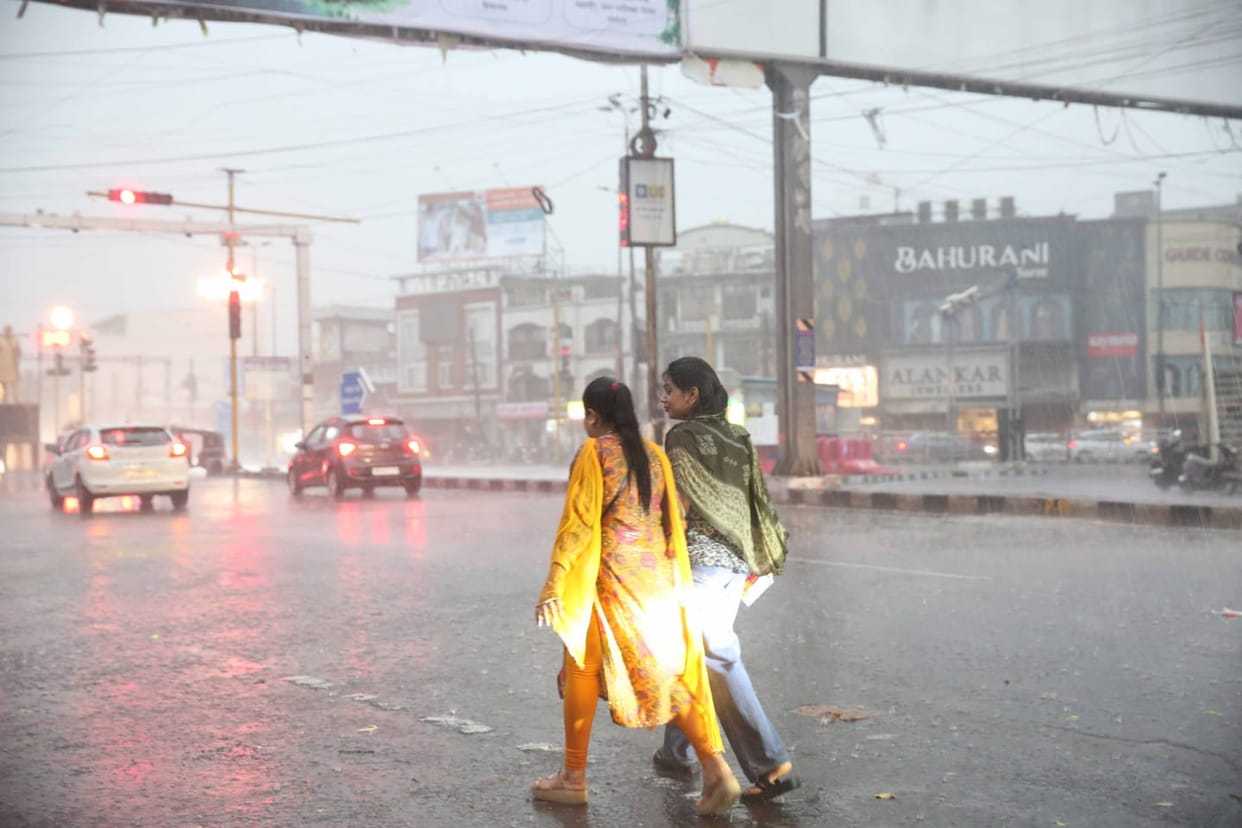 MP Weather Update: Weather shifts as monsoon approaches; alerts issued for rain in 33 districts and strong sto